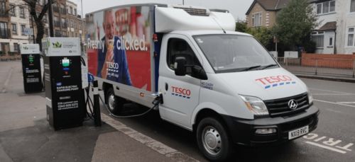 150臺(tái)上汽大通MAXUS EV90空運(yùn)赴英 創(chuàng)全球電動(dòng)輕型商用車空運(yùn)紀(jì)錄